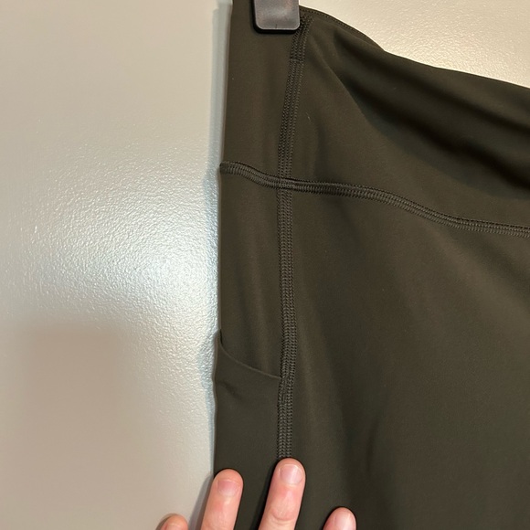 Lululemon Pace Rival Dark Olive Crop 22in - Picture 5 of 9